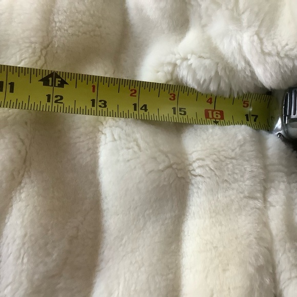 Women’s white faux fur jacket hand made hooded winter jacket size small - Picture 6 of 6